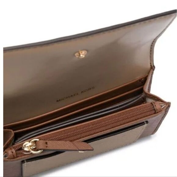 Michael Kors Jet Set Medium 2-In-1 Wallet - Picture 3 of 12